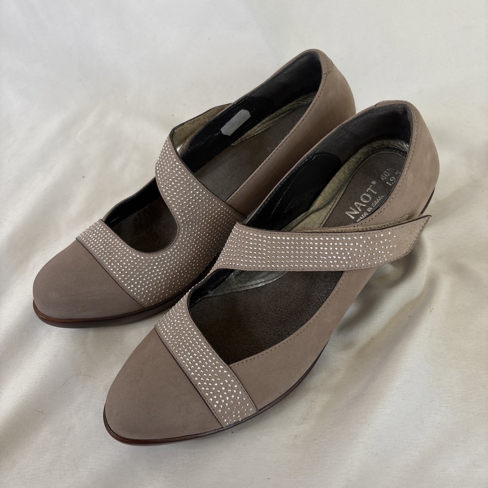 Naot Abbracci Stone Gray Leather Studded Mary Jane Pumps Women's 40.5‎ / 9.5